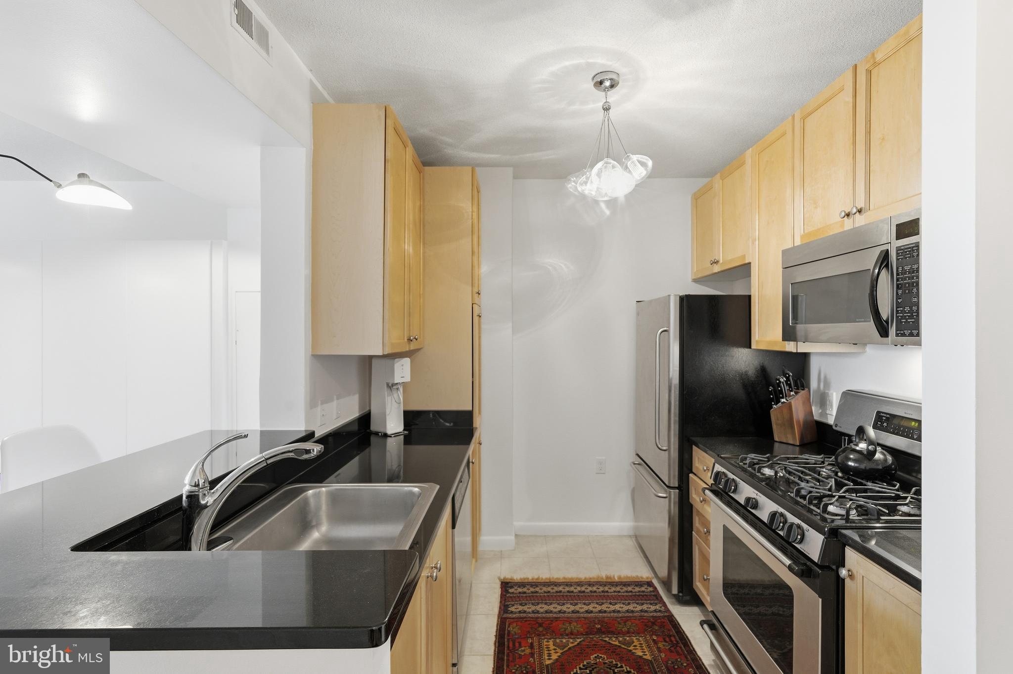 851 North Glebe Road, Unit 915 Arlington, VA 22203 - Photo 13 of 30