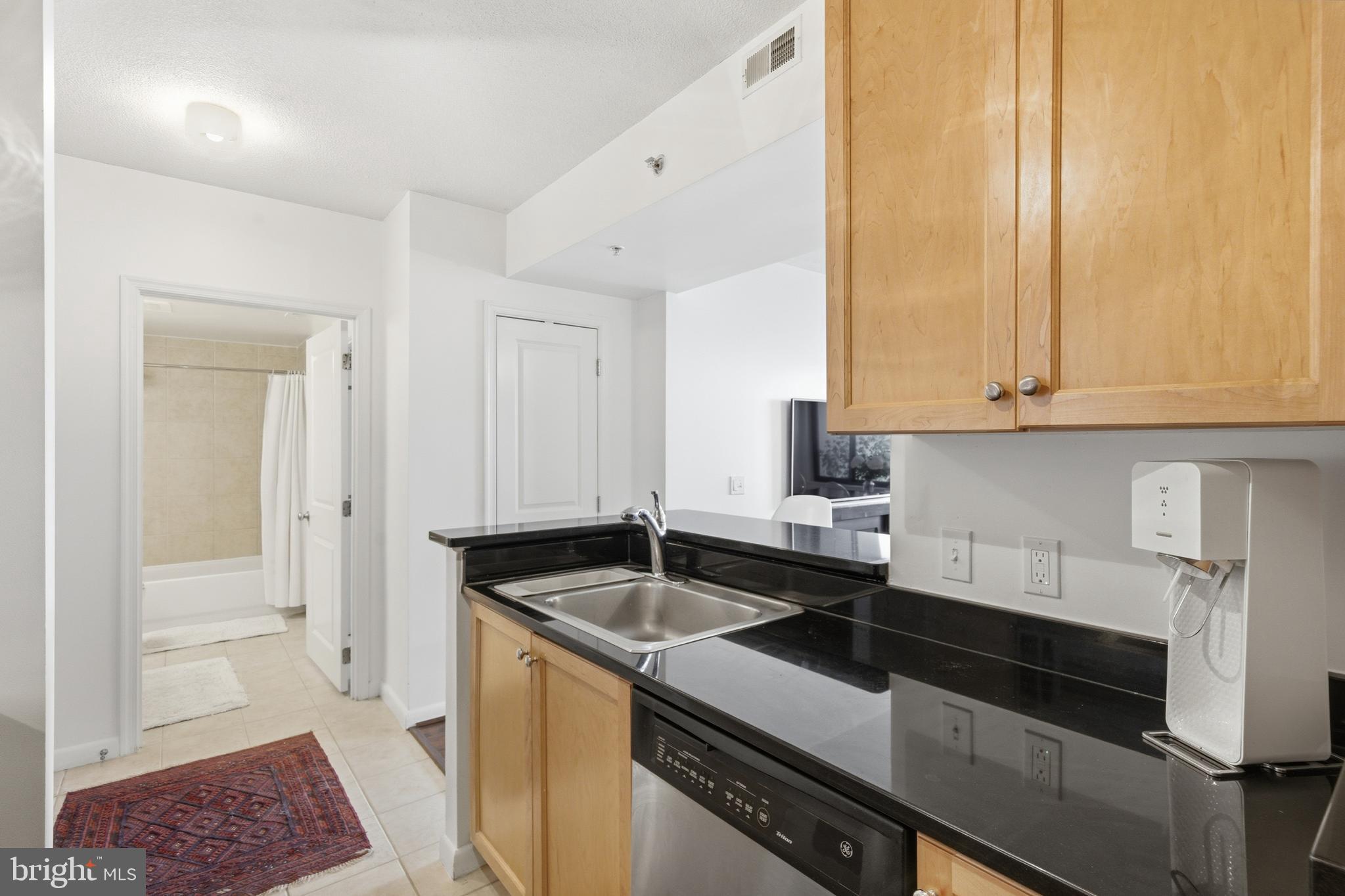 851 North Glebe Road, Unit 915 Arlington, VA 22203 - Photo 15 of 30