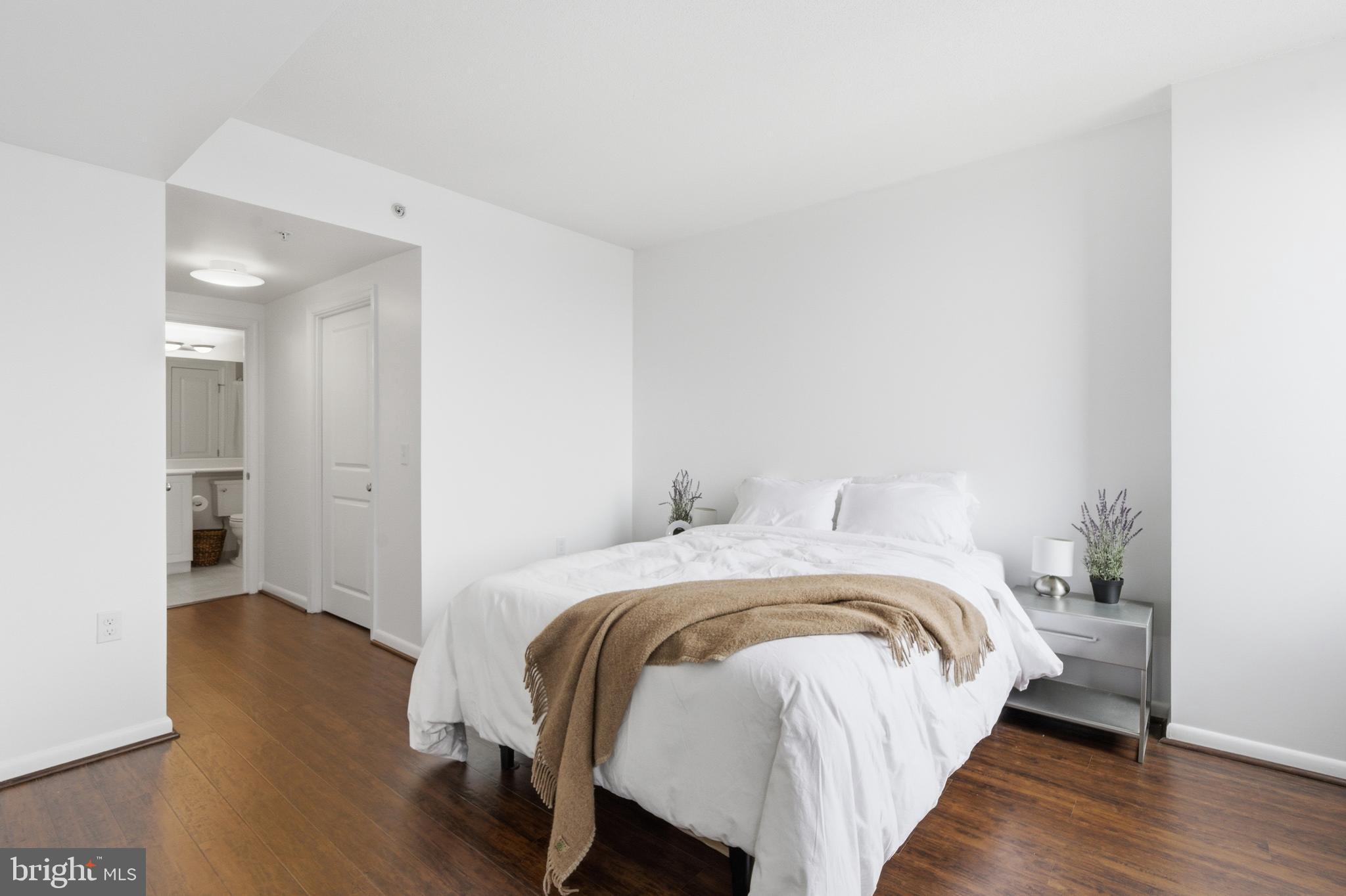 851 North Glebe Road, Unit 915 Arlington, VA 22203 - Photo 16 of 30