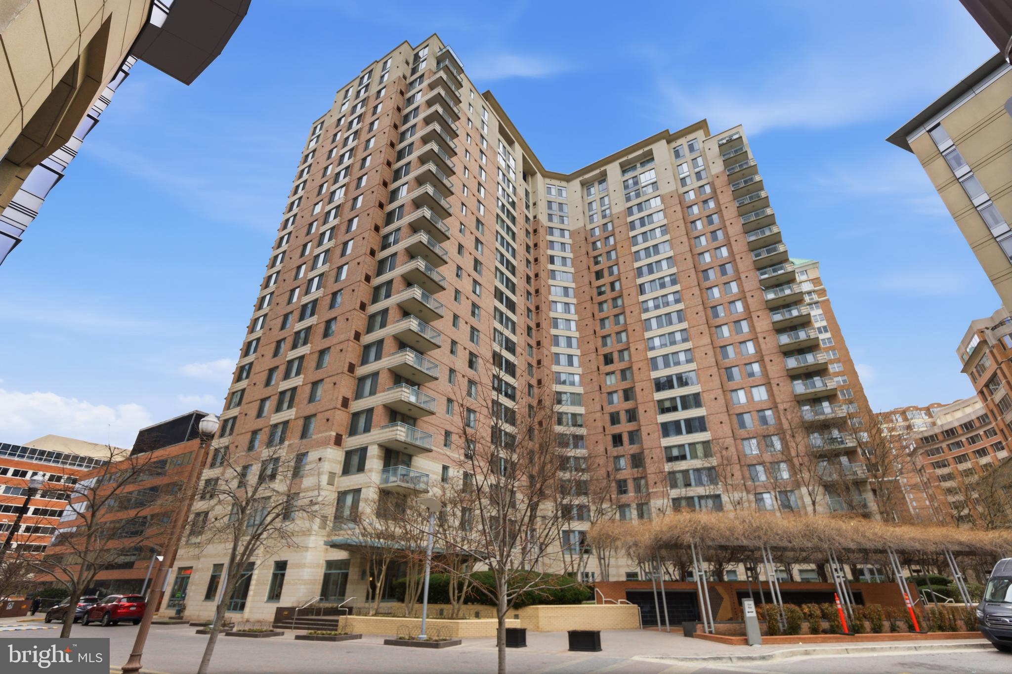 851 North Glebe Road, Unit 915 Arlington, VA 22203 - Photo 2 of 30