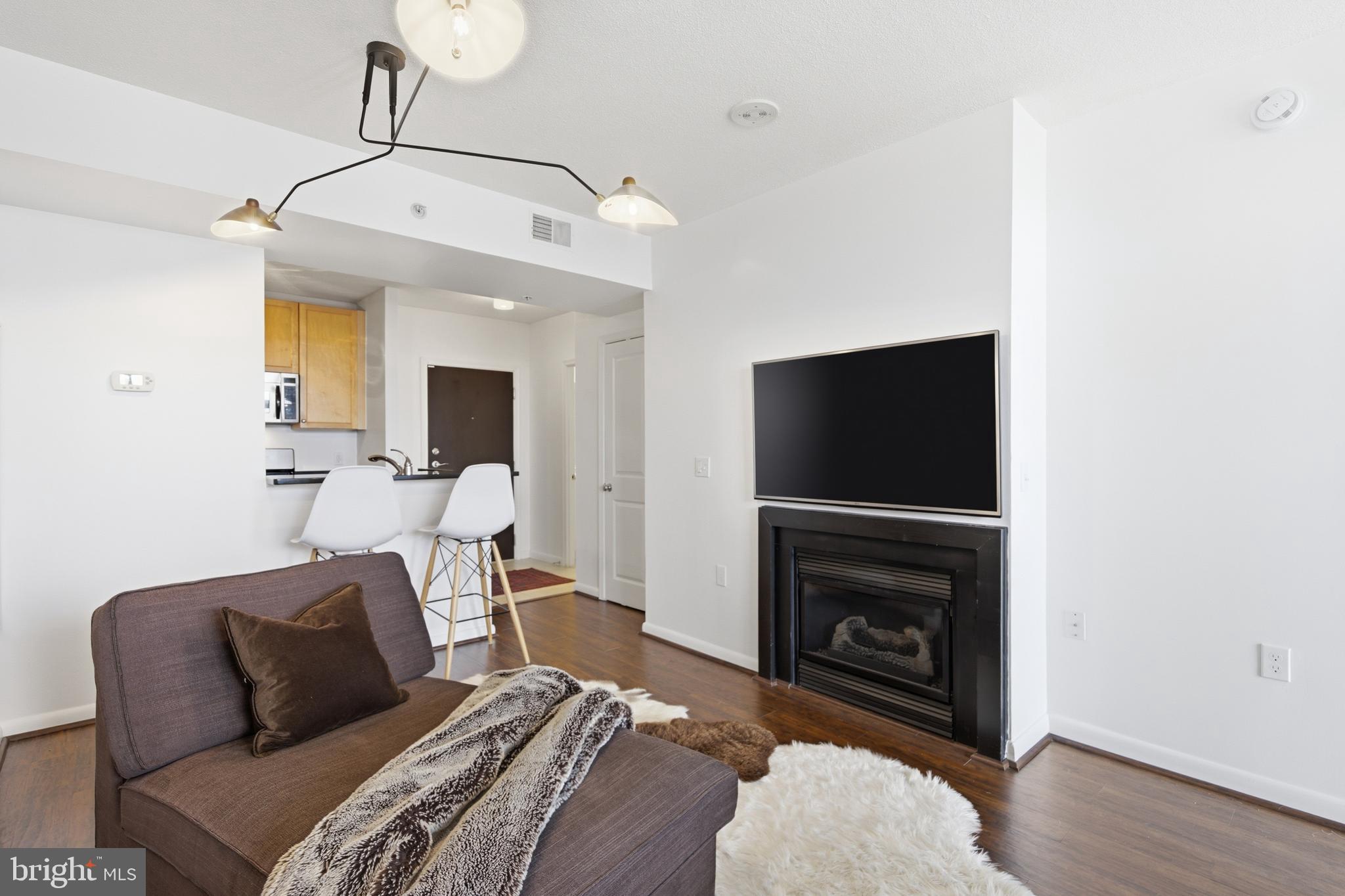 851 North Glebe Road, Unit 915 Arlington, VA 22203 - Photo 6 of 30