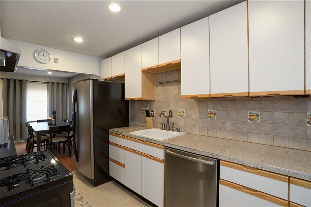 544 Loretto Road Pittsburgh, PA 15217 - Photo 4 of 22 Gallery Image 4