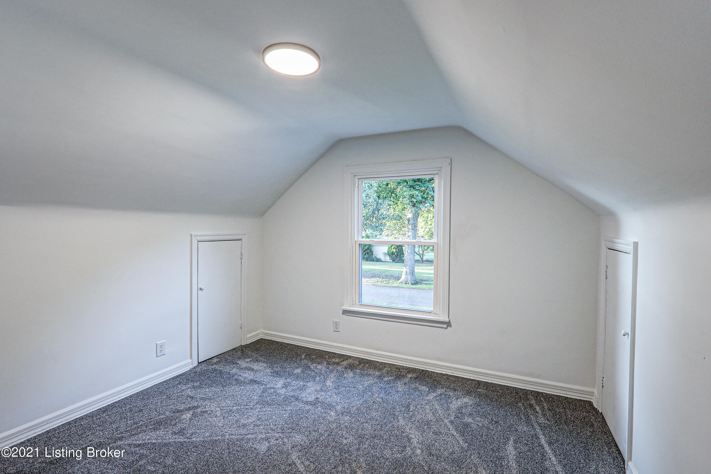 4601 Dohn Road Louisville, KY 40216 - Photo 36 of 41 4601 dohn road (33 of 48)