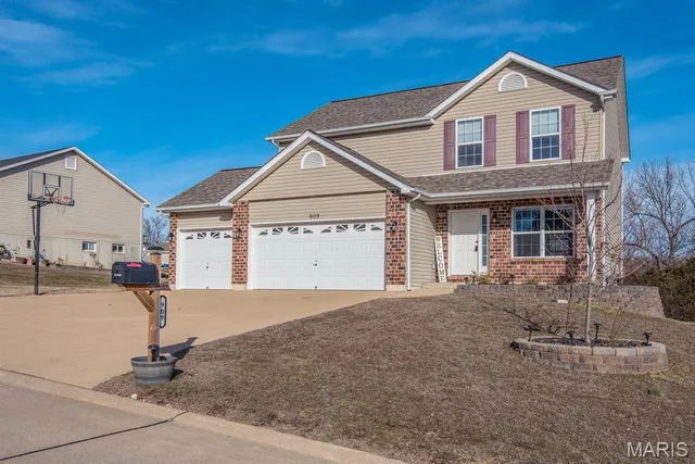 $329,900 | 909 Winston Court, Hillsboro, MO 63050