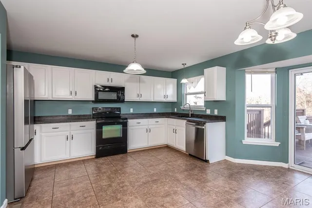 $329,900 | 909 Winston Court, Hillsboro, MO 63050