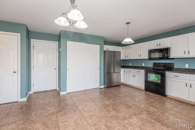 $329,900 | 909 Winston Court, Hillsboro, MO 63050