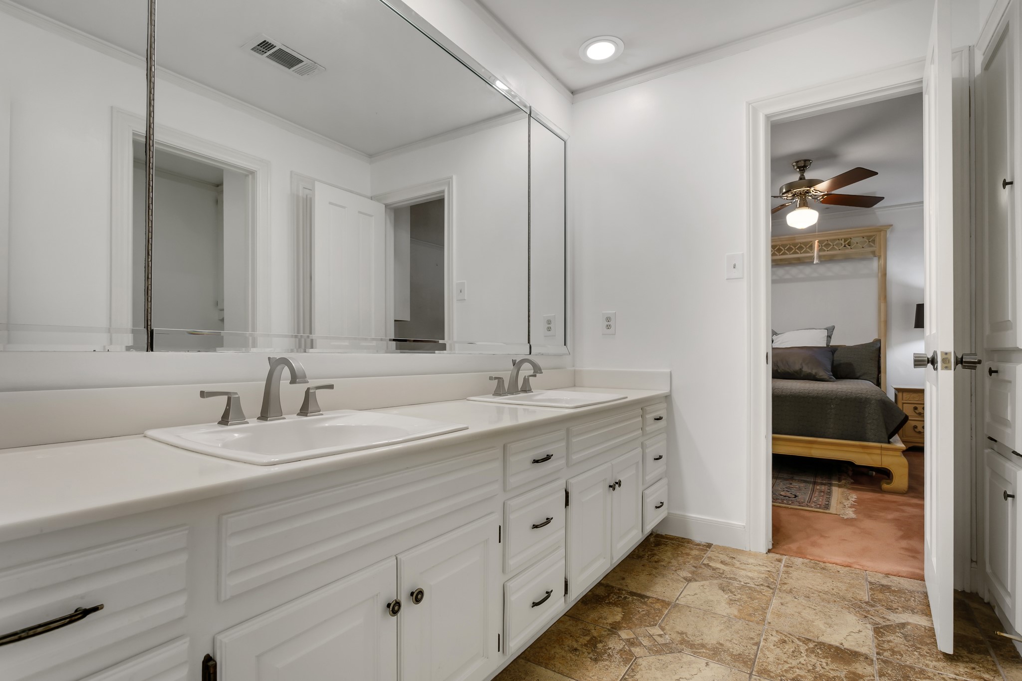 18506 Upper Bay Road Houston, TX 77058 - Photo 37 of 50