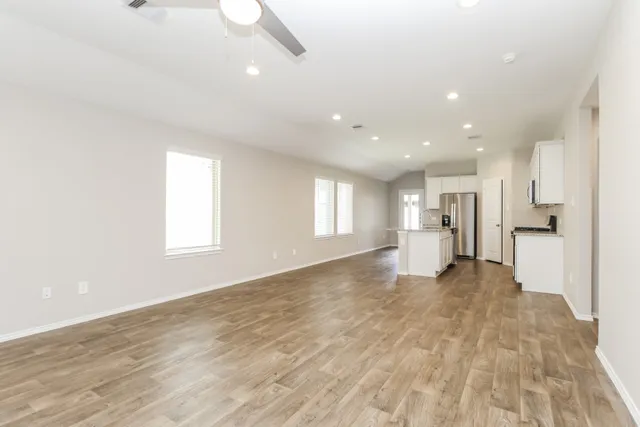 $1,695 | 9913 Gln Brk Lane, Magnolia, TX 77354