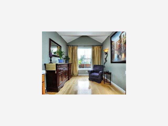 147 Pacchetti Way Mountain View, CA 94040 - Photo 4 of 9 Gallery Image 4
