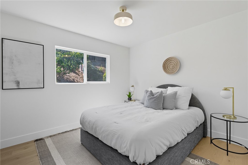 226 Tennyson Street Thousand Oaks, CA 91360 - Photo 15 of 27 a bedroom with a bed and a window