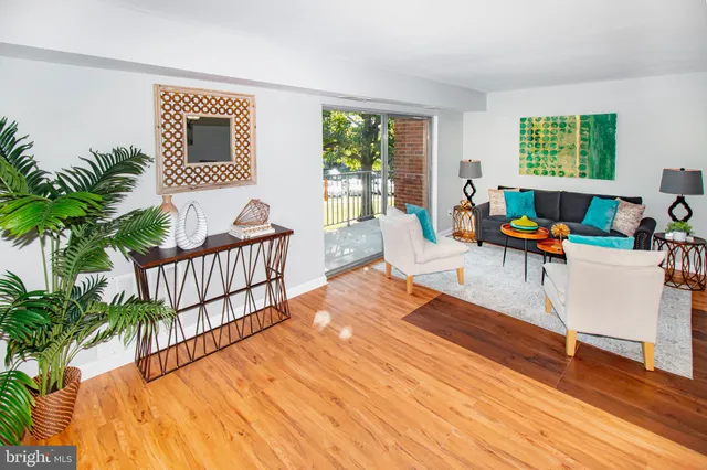 $275,000 | 7996 Audubon Avenue, Unit 102, Alexandria, VA 22306