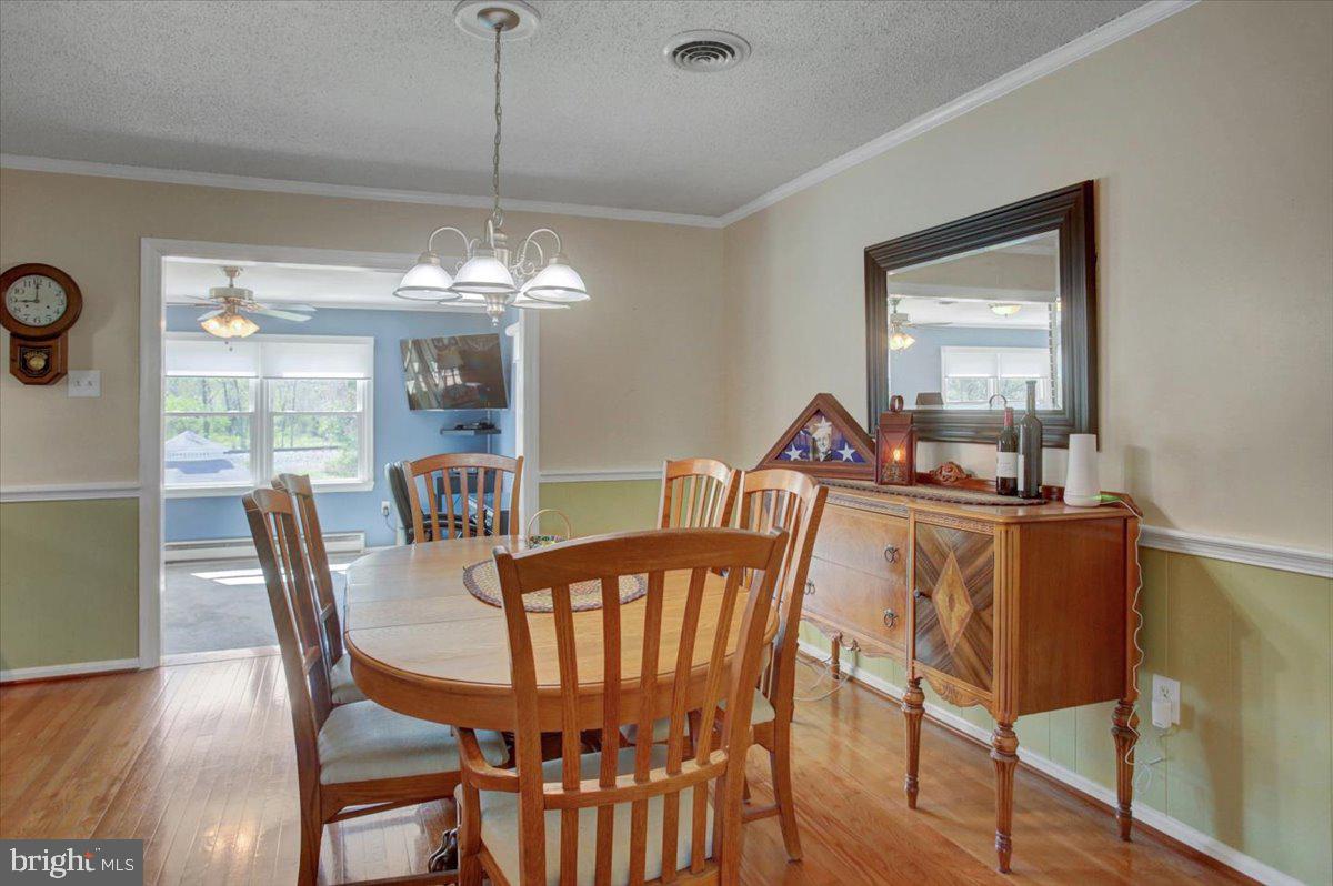 16829 Sterling Road Williamsport, MD 21795 - Photo 4 of 25 Dining Room