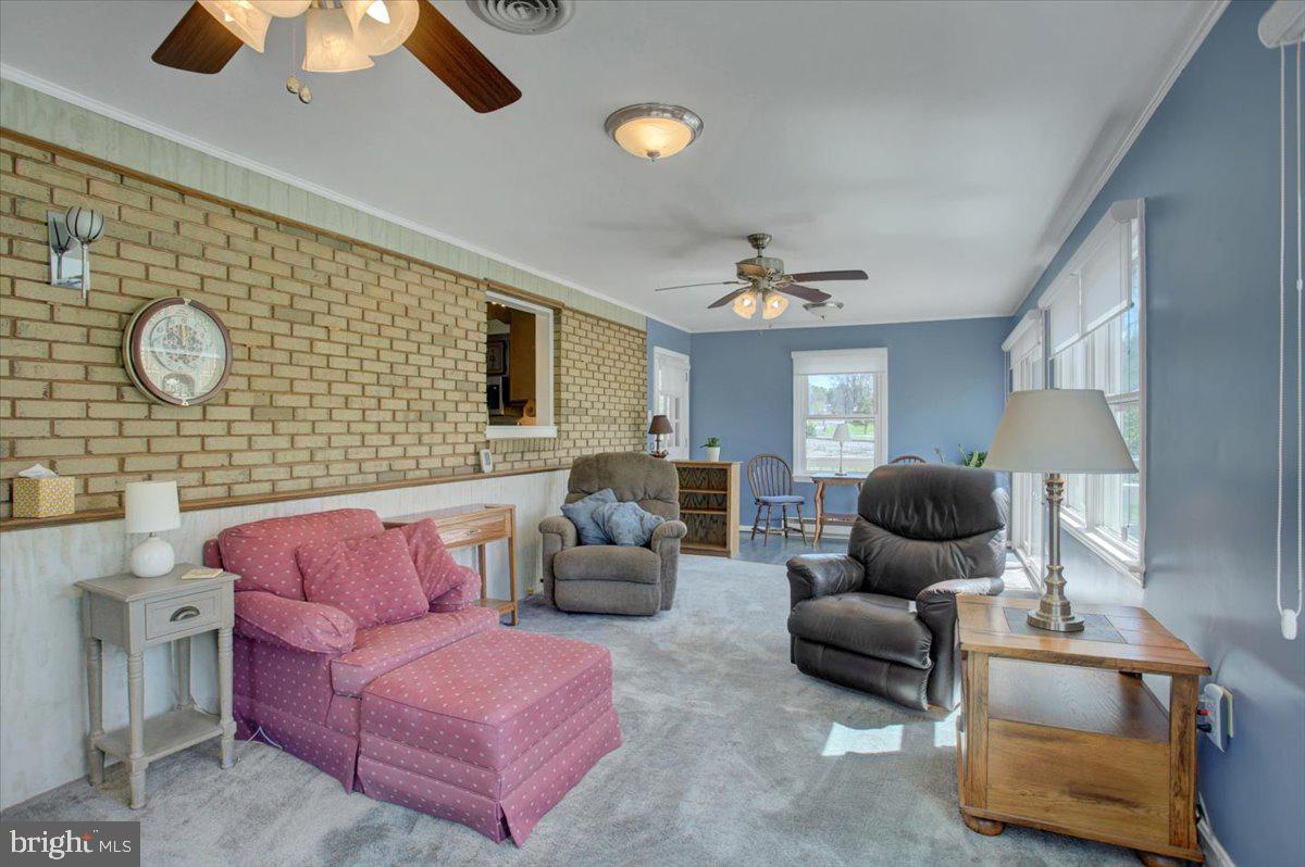 16829 Sterling Road Williamsport, MD 21795 - Photo 8 of 25 Sunroom