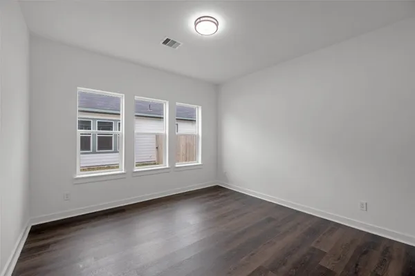 $2,350 | 7430 Avenue East, Beasley, TX 77417