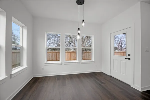 $2,350 | 7430 Avenue East, Beasley, TX 77417