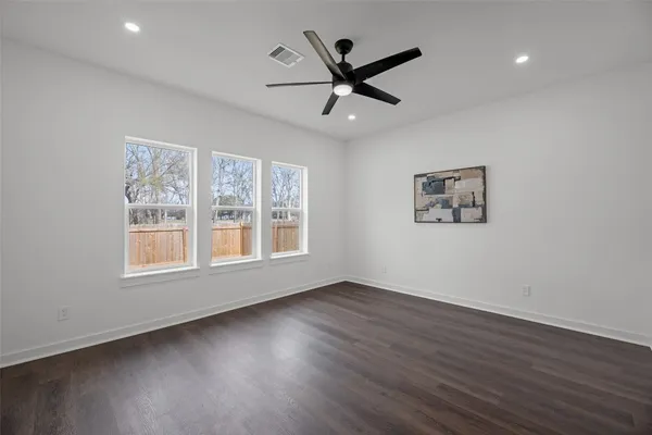 $2,350 | 7430 Avenue East, Beasley, TX 77417