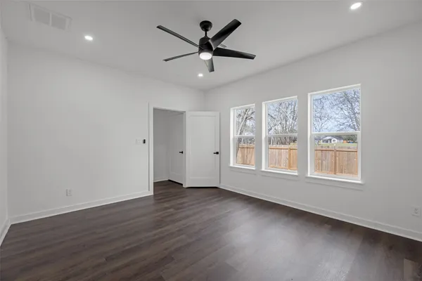 $2,250 | 7430 Avenue East, Beasley, TX 77417