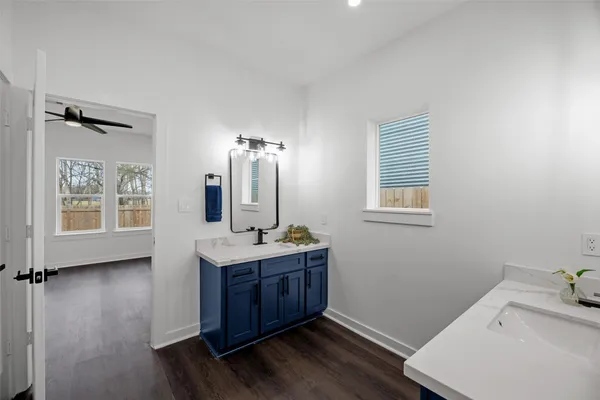$2,250 | 7430 Avenue East, Beasley, TX 77417