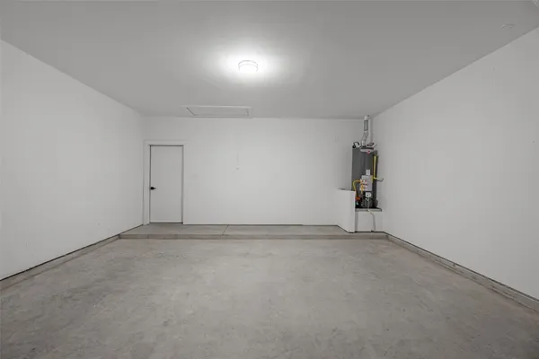 $2,350 | 7430 Avenue East, Beasley, TX 77417