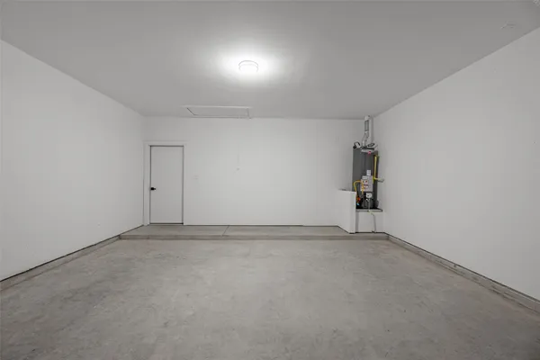 $2,250 | 7430 Avenue East, Beasley, TX 77417
