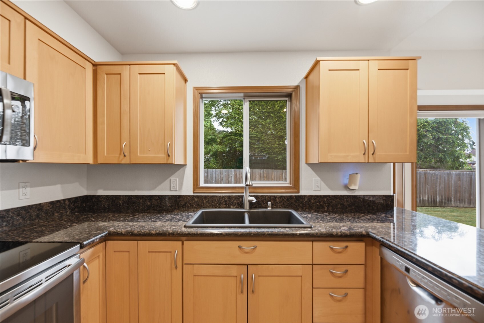 19022 102nd Avenue Southeast Renton, WA 98055 - Photo 12 of 36