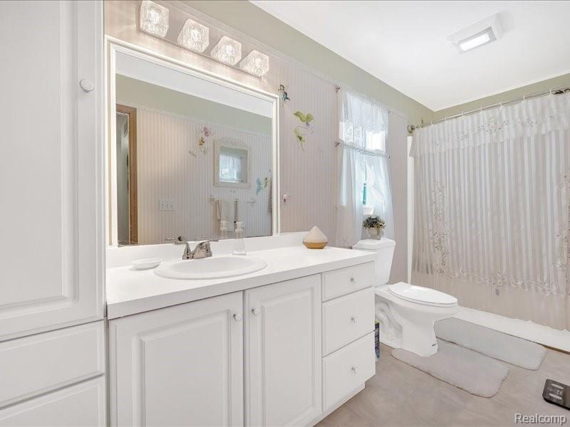 1853 Mitchell Lake Road Attica, MI 48412 - Photo 25 of 40 Main Bathroom