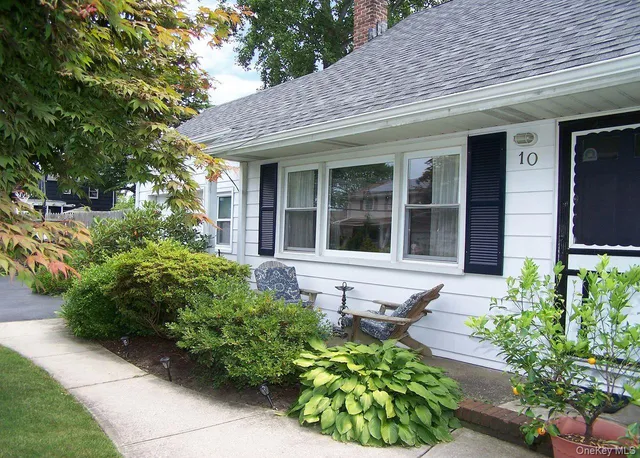 $679,000 | 10 Clarence Street, Copiague, NY 11726