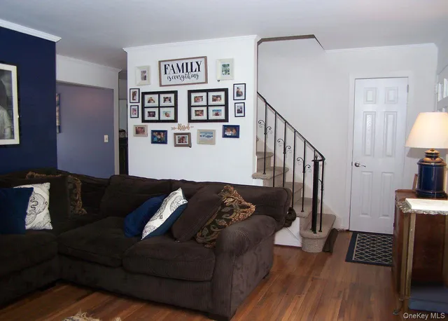 $679,000 | 10 Clarence Street, Copiague, NY 11726