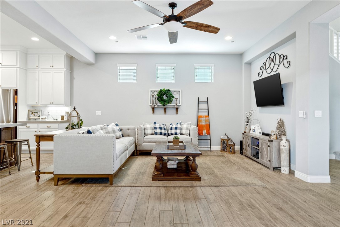 1096 East Sunset Road Henderson, NV 89011 - Photo 2 of 43 Gallery Image 2