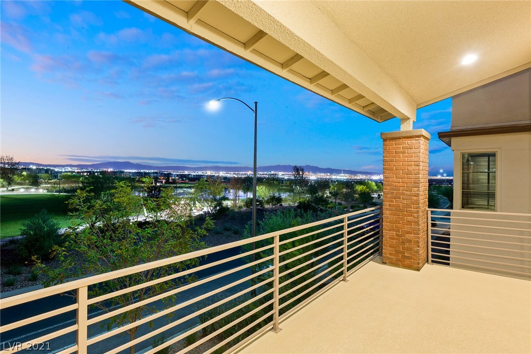 1096 East Sunset Road Henderson, NV 89011 - Photo 5 of 43 Gallery Image 5