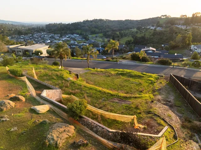 $345,000 | 3639 Crown Hill Drive, Santa Rosa, CA 95404