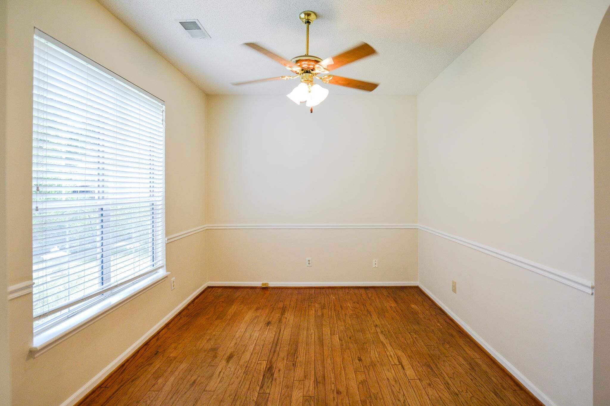 1974 Oak Tree Lane Mount Pleasant, SC 29464 - Photo 8 of 24 20220628131924121472000000-o