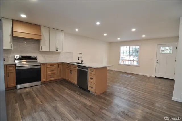 $624,900 | 995 Oakwood Drive, Castle Rock, CO 80104