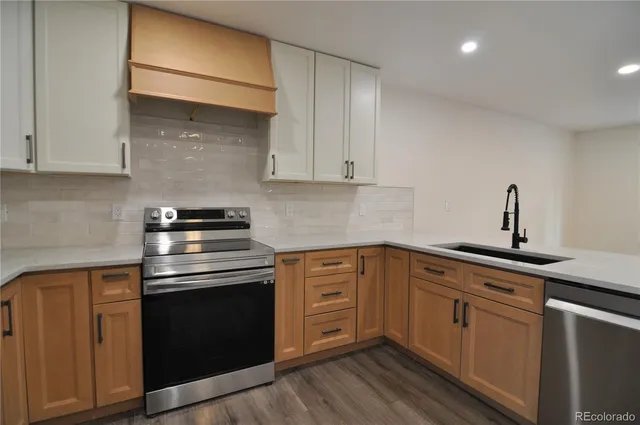 $624,900 | 995 Oakwood Drive, Castle Rock, CO 80104