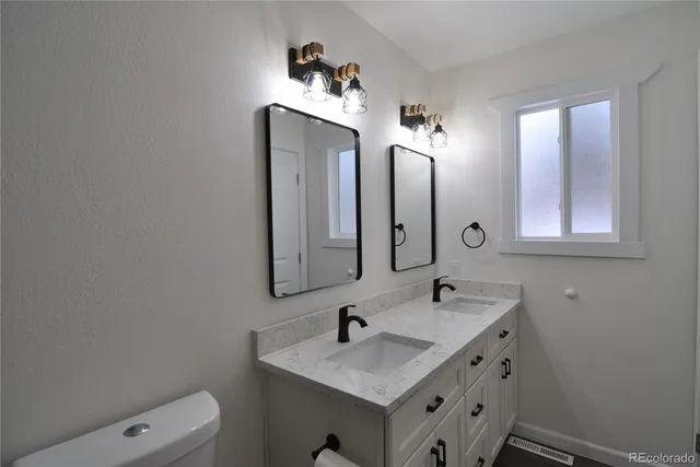 $624,900 | 995 Oakwood Drive, Castle Rock, CO 80104