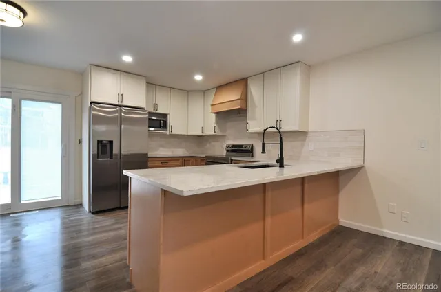 $624,900 | 995 Oakwood Drive, Castle Rock, CO 80104