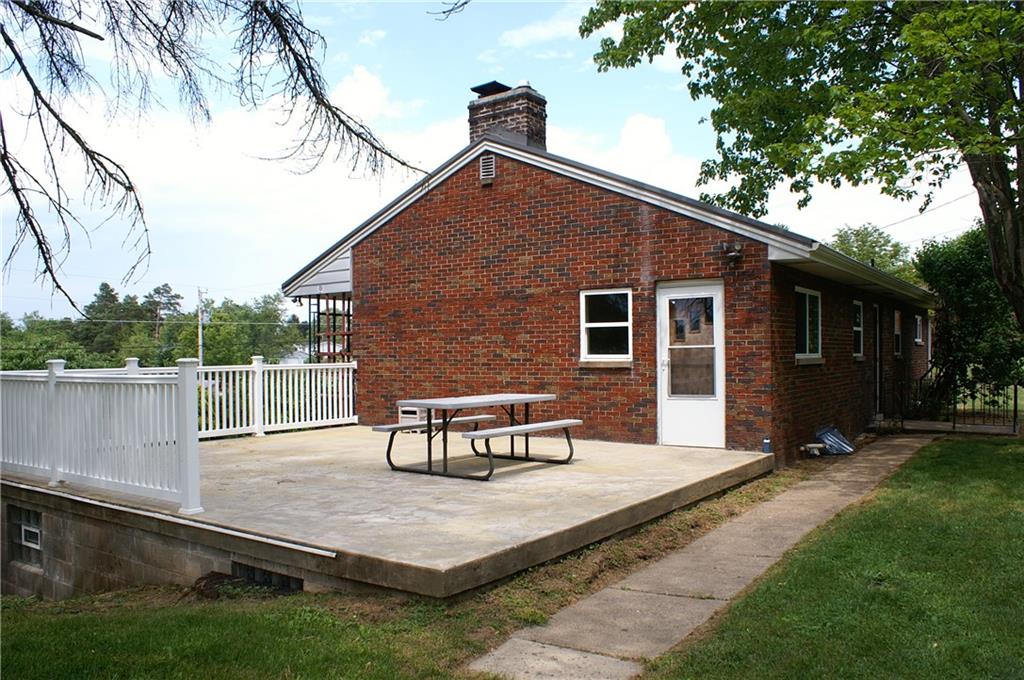 928 Bonniebrook Road Butler, PA 16002 - Photo 2 of 21