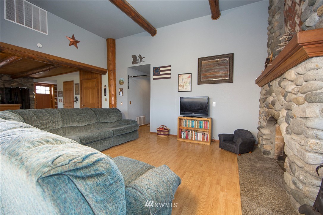 5851 Thorp Prairie Road Cle Elum, WA 98922 - Photo 2 of 25 Gallery Image 2