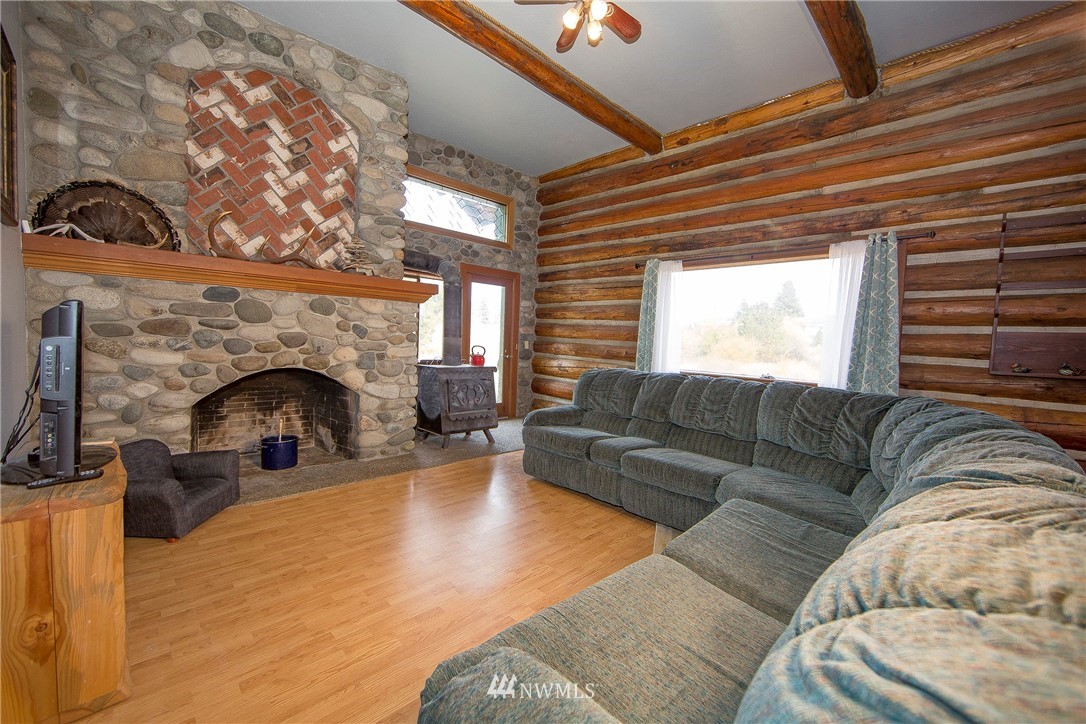 5851 Thorp Prairie Road Cle Elum, WA 98922 - Photo 3 of 25 Gallery Image 3