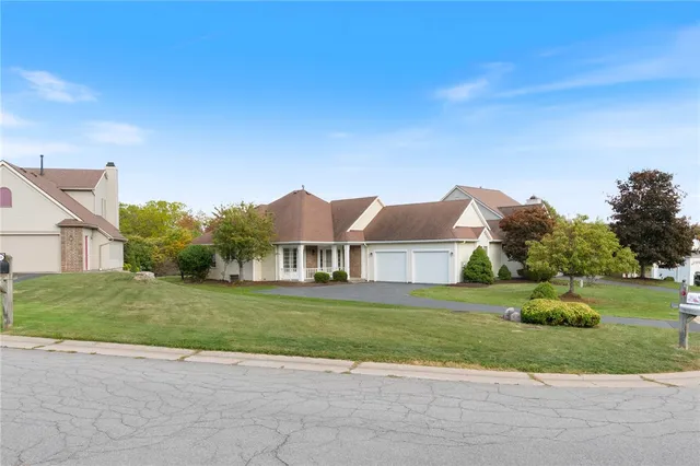 $385,000 | 4916 Bramblewood Trail, Canandaigua Town, NY 14424