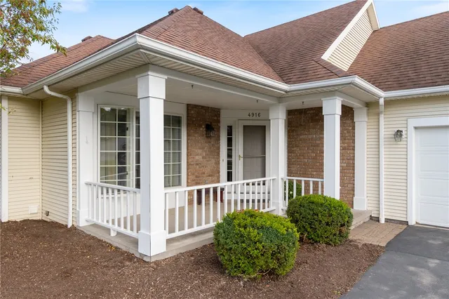 $385,000 | 4916 Bramblewood Trail, Canandaigua Town, NY 14424