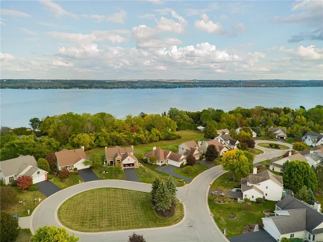 $385,000 | 4916 Bramblewood Trail, Canandaigua Town, NY 14424