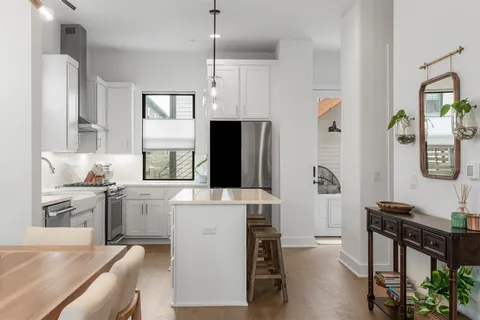 $1,050,000 | 3007 Chennault Street, Austin, TX 78723