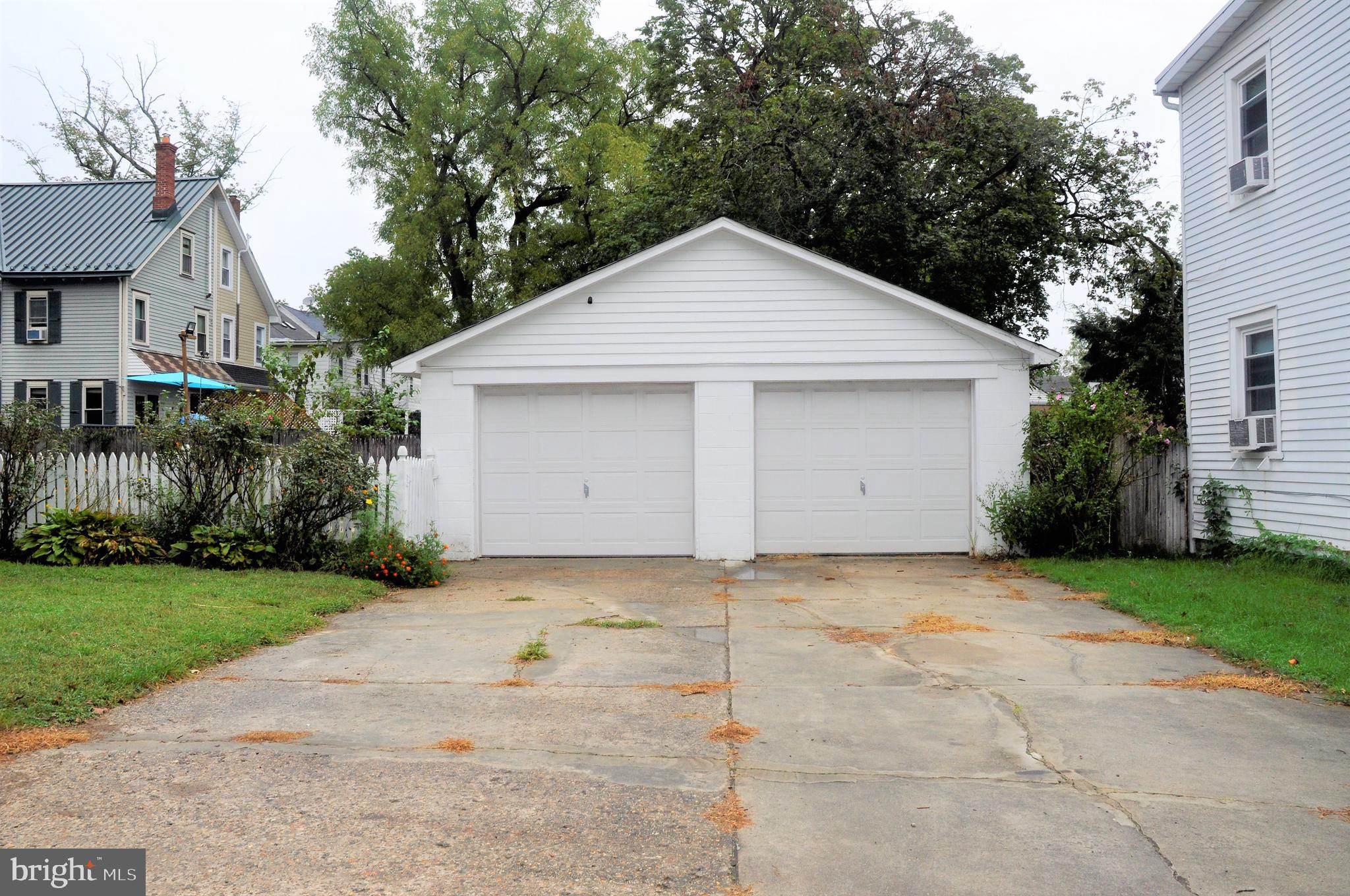 200 Broad Street Mount Holly, NJ 08060 - Photo 18 of 19 a view of garage and yard