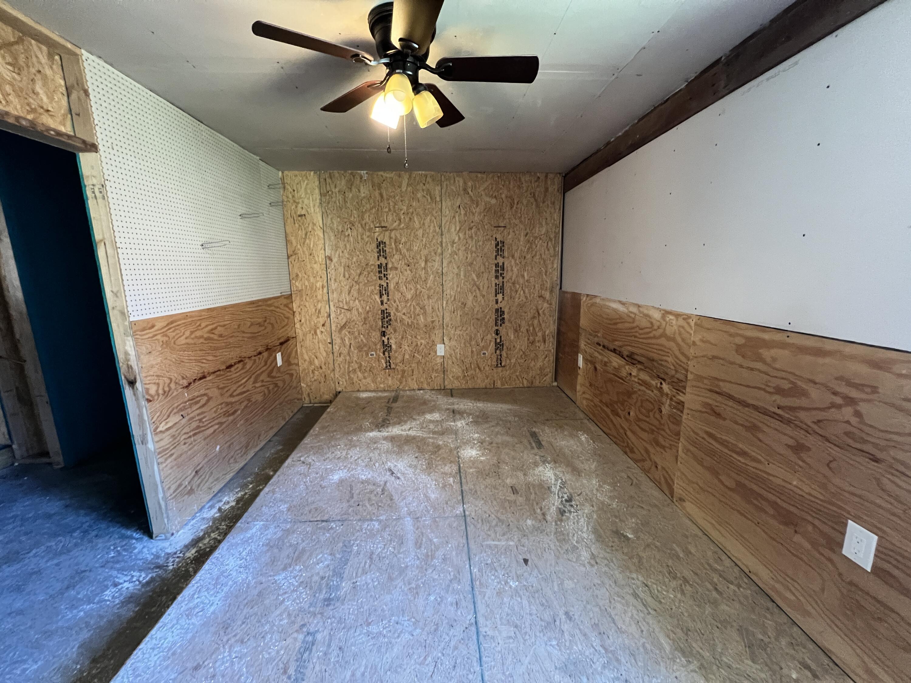 2229 Buckeye Branch Road Flat Lick, KY 40935 - Photo 24 of 101 23CBCA9A-B086-44F4-8FB0-775C6702B6DE