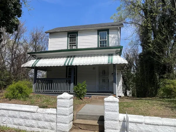 $1,295 | 1007 Gilmer Avenue Northwest, Roanoke, VA 24016