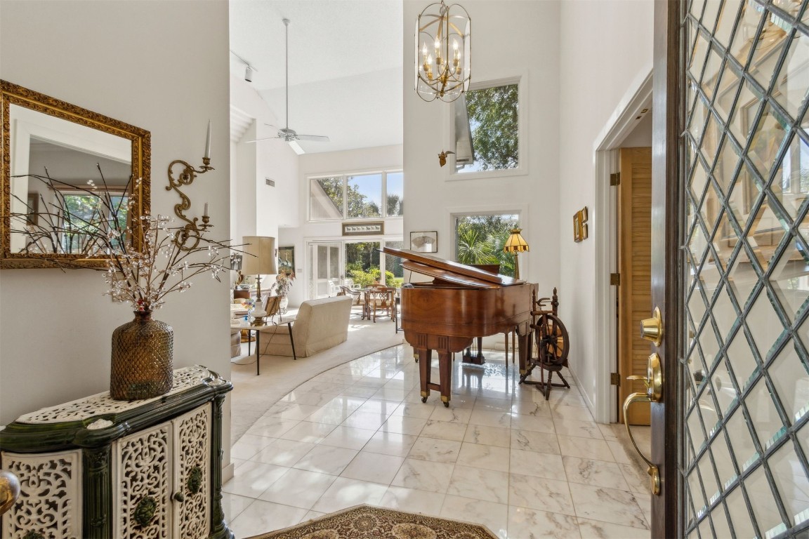 75 Marsh Creek Road Fernandina Beach, FL 32034 - Photo 4 of 42 a living room with furniture