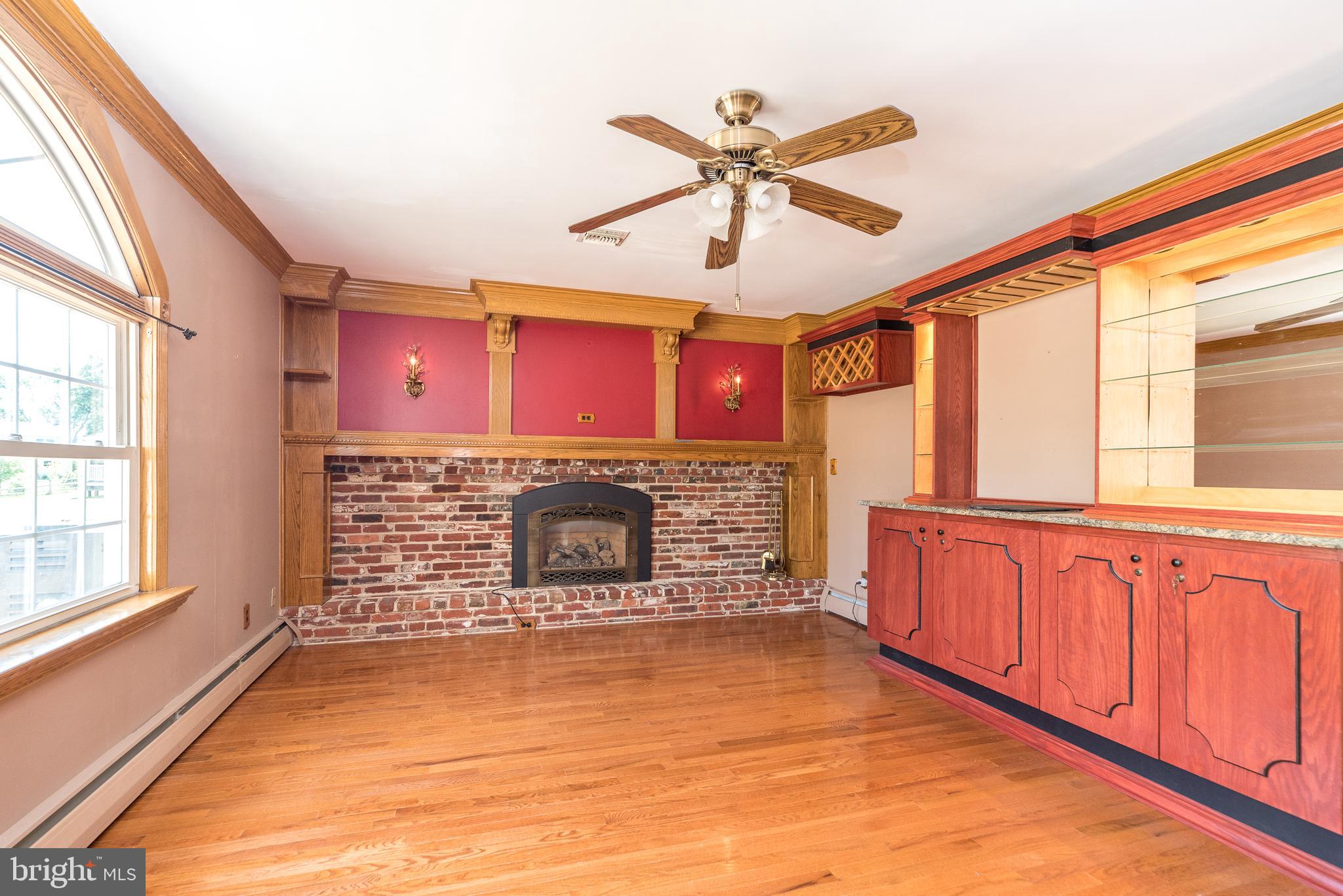 310 Farm Circle Eagleville, PA 19403 - Photo 32 of 75 Built in bar