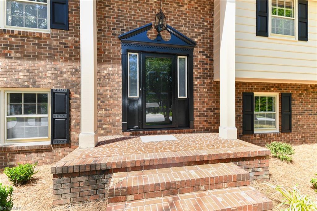 201 Royal Road Jamestown, NC 27282 - Photo 4 of 43 Gallery Image 4