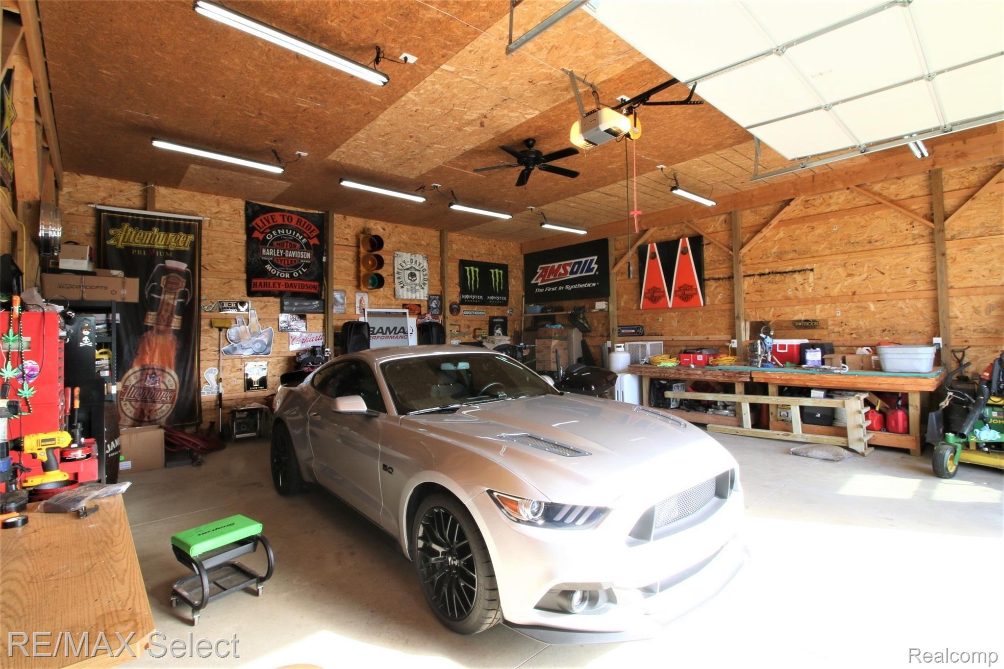 8192 Cook Road Swartz Creek, MI 48473 - Photo 11 of 37 IMG_9885.jpg
